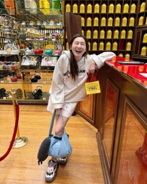 Yang Guang Ke Le Instagram - 努力的原因不就是为了这样吗？
💖💖💖
一家中秋团圆出国✈️🥮🌝👩🏻‍❤️‍👨🏻