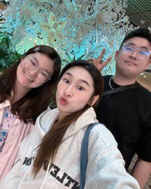 Yang Guang Ke Le Instagram - 努力的原因不就是为了这样吗？
💖💖💖
一家中秋团圆出国✈️🥮🌝👩🏻‍❤️‍👨🏻