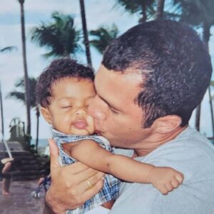 Yara Shahidi Instagram - International @afshinashahidi day ⭐️ Happy birthday to the best Baba. Your creativity, love of art, endless well of kindness, taste in music, care for your family, love of global cultures, and superb cooking skills have made me the person I am today (and a picky eater). It’s a blessing that’s I’ve gotten the privilege of being your daughter for the last 24 years and counting ⭐️♥️