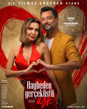 Yasemin Hadivent Instagram - Bu senenin bir diğer şahane oyunu.Yılmaz Erdoğan gibi bir yaşayan efsanenin ölümsüz oyunu HAYBEDEN GERÇEKÜSTÜ AŞK  2 şahane arkadaşımla hayat buluyor. Bir yanda can dostum,yıllarca sahneyi paylaştığım müthiş adam Cem Kılıç diğer yanda her izleyenin hayranlıkla oyunculuğuna kapıldığı canım arkadaşım Yasemin Hadivent.Yine arkamı kollayan yardımcı yönetmenim Esenay Kılıç tabi.Afiş tasarım malumunuz Galip Aksular. Fotolar tabi ki Sinan Arslan Bir paragraf ise bize bu yolda inanıp güvenen ve her imkanı önümüze seren yapımcılarımıza. Canım kardeşlerim Mehmet Uslu ve koordinatör Onurcan Taş ın rüyasıyla yola çıktık ve hayallerimiz buluştu.Bu saatten sonra Emir kardeşim ışıkları yakacak ve perde açılacak.Siz istediğiniz sürece de sahnede beraber yaşayacağız tüm duyguları.  Provalar için bizim okulumuz @independentsclub a ayrı teşekkürler.  @tiyatrotr @yilmaz.erdogan @yaseminhadivent @cemkilic @esenaykilic @mehmet.usluu @onur.can.tas @galipaksular @arslansinanarslansinan