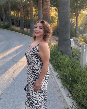 Yasemin Yalçın Instagram - GELMEZ DEDİĞİMİZ YILLAR GELİRMİŞ MEĞER…GİRDİM 60 YAŞIMA🎂🎉🎉