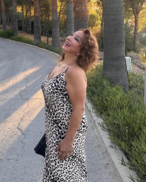 Yasemin Yalçın Instagram - GELMEZ DEDİĞİMİZ YILLAR GELİRMİŞ MEĞER…GİRDİM 60 YAŞIMA🎂🎉🎉