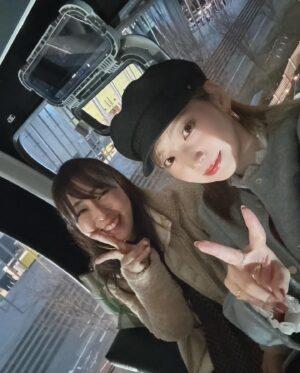 Yoko Hikasa Instagram - 🖐️
土曜日は
朝カフェでテイクアウェイしてピクニック🧺
博物館と大聖堂見てお仕事したあと
マリナとサンセットビーチ！
写真逆詐欺のめちゃでかご飯食べて
お散歩して現地スーパー寄って観覧車乗りました✨

#走る走るおれたち
#マリナカメラがあると走り出すわたし