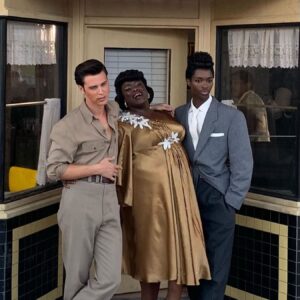 Yola Instagram - My girl #Yola is an amazing person. I loved her in #ElvisMovie as #SisterRosettaTharpe but meeting and working with her the past few months on #Hadestown as #Persephone has been a joy. I have grown to respect her as an artist and love her as a human being. 🌹💛🌹💛🌹💛 Now the secret is out, #Yola has #newmusic loading. 🥰🎵🎵🎵🎵🥰 A true student of music will always embrace the stylings of the greats and then create their own magic. I’m not sure if the world is ready, but I AM!!! Let’s go #Yola (Photo Dump) 🙌🏾 🙌🏾 #POWER 💛💛💛💛💛💛💛 #HadestownMusical #broadway #inspiration #YolaFanAndFriend