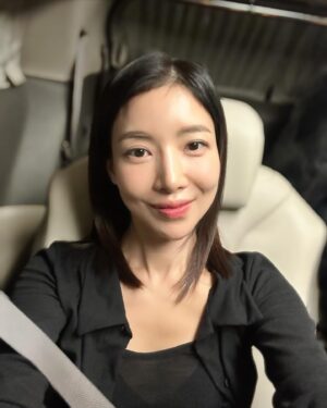 Yoon Se-a Instagram - #퇴근

좋아…좋아…😝