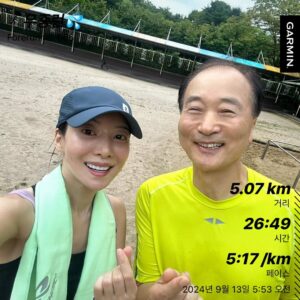 Yoon Se-a Instagram - 화이팅!!
그 힘을 믿습니다.
늘 응원해 주셔서 감사해요.

낼 또 뵙자 했는데..일이 생겨 버렸어요.
아………!! 죄송😳

다시 천천히 시작하렵니다.
#행복하세아🍀 
#이웃사촌