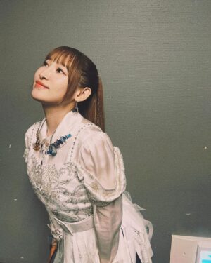 Yoshino Nanjo Instagram - Animelo Summer Live 2024 -Stargazer-
2024/09/01
さいたまスーパーアリーナ
⁡
・・・
⁡
アニサマでした〜！
fripSideコラボ Secret Operation
⁡
グリザイアメドレー
（サヨナラの惑星アニサマver.〜涙流るるまま）
閃 -Sen-
⁡
衣装はfripとのコラボもあったのでSecret Operationでの衣装でした！
⁡
この髪色の明るさでのロングポニテはひょっとして初？？やっぱロングはテンションあがりますね！
ケア大変すぎて地毛でのばすのは無理だけど😂
もちろん嘘毛です！！
⁡
アンコール衣装は、また可愛いジャンスカ作ってもらいました〜！ジャニトラツアーの時の色違いです🥳🌿
⁡
久々のアニサマでしたが、見知ったお顔がたくさんでおしゃべりするのに時間が足りないくらいでした〜笑
⁡
みなさんとのお写真も！
⁡
⁡
📸まずはダンサーさん！
MaiMaiとMarinoさん！
かっこいい閃 -Sen-をありがとうございました！
まいまいはベストの下にNツアーTシャツ仕込んでくれてた🤣
⁡
📸コラボした現fripのひーちゃんとまおまお〜
どんどん進化してく2人のステージカッコ良かったですねー！コラボも楽しかった〜！satさんとバンドさんと写真撮るのすっかり忘れてました😇
#阿部寿世 ちゃん
#上杉真央 ちゃん
#fripSide
⁡
📸みのりん✨
美しかった〜！カッコ良かった〜！可愛かった〜👼
みのりんいてくれて本当に癒されたし安心できました〜！一緒の日で嬉しかったなあ！
#茅原実里 さん
⁡
📸ともちゃん！
久しぶりに会えて嬉しかった〜！
いつも元気なともちゃんはエネルギーに満ち満ちてて、大きな存在に思えてるから、並んだ時に自分より小柄さんだったことに改めて驚きを隠せなかった🤣昨日も元気もらったーーーっっ！
#黒沢ともよ ちゃん
⁡
📸しょーたくん
写真撮りましょーって言ってくれたんだけど（ありがとう🙏）あまりにも美しすぎたのでアー写っぽく撮ろうよ〜って提案したところめっちゃ乗ってくれて楽しかった笑 いやわたしも笑顔じゃないので撮れば良かった！！！
#蒼井翔太 くん
⁡
📸姉妹ず😇にゃーちゃん美春ちゃん
可愛い姉妹が移動してたので誘拐して写真撮ってきました笑 言うことハモるし笑い方おんなじだしで可愛すぎまして、ご両親に感謝をお伝えくださいとコメントするただの変な人になってしまいましたありがとう尊いよ‥
#鈴木愛奈 ちゃん
#花井美春 ちゃん
⁡
📸ゆーまくん
りなちゃんが可愛いって話とff14の話をずっとしていました笑 
#内田雄馬 くん
⁡
⁡
タイミング悪くスマホ持ってなくて写真とれなかったけど、（土屋）李央ちゃんともお話できて楽しかった〜✨
⁡
⁡
ステージもとにかく熱くて、アニサマはずっとこの熱量なんだなあとしみじみしてしまいました。
TRUEさんがオールラインナップ前の整列中に、夏が終わっちゃったなぁってポツリと言っていたのがお綺麗で儚くてなんとも印象的でした。
⁡
⁡
⁡
次はABEMAアニメ祭り「上坂すみれプレゼンツ大人女子博」かな？！どんなイベントになるんだろー笑 たのしみ！
⁡
⁡
おまけ
まいまいとメイクのことみさんが笑いながらなんか撮ってるなーと思ったらこれ笑
⁡
・・・
⁡
ヘアメイク @1129kotomi ことみさん
スタイリスト 前田千佳子さん