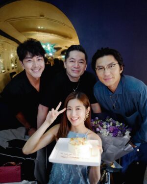 Yoyo Chen Instagram - 充滿歡樂的一個晚上
感謝你們為我慶生🎂♥️
謝謝 @christywo_official  @josephrodricklaw 
送我的生日驚喜✨
已經被愛包圍着
太幸福了！🥰🥰
@wongtsuiyu @edwinsiu @benontheroad @_bowiecheung 

#loveyo
#happybirthday 
#wearefriendsforlife