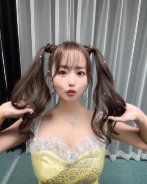 Yuka Iguchi Instagram - 💛🧡🤍
ナガノアニエラフェスタ2024
DAY 1 ありがとうございました！💎🫧
わたしは初めての屋外Fes！緊張しました〜！！
でも、とってもとってもたのしかったです！！！
盛り上げてくれて本当にありがとうございました！
青空の下でお顔がしっかりみれてうれしかったなあ🥰
#雨降らなくてよかったね！

皆さん、あしたもたのしんでください〜✨
脚のマッサージしてから寝るんですよぅ👵🏻

🎶

M1：Shining Star-☆-LOVE Letter
(Summer ver.) 
M2：Open Sesame！
M3：Prologue
M4：GYOZA
M5：Grow Slowly
M6：おなじ空の下で

hair and make @nozaking42 
stylist @mori_mori_moriya