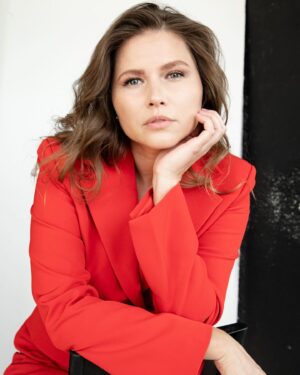Yuliya Topolnitskaya Instagram - Photo : @prokhorova.maria_ 💫
Muah : @emanova_styliste 💫