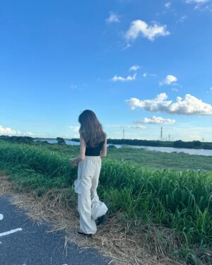 Yūmi Shida Instagram - 加工が強すぎて化け物化したプリ✊🏼笑

ちゃんとポーズする2歳可愛すぎてむり🥹

何気2人で初めて撮ったの∩^ω^∩
投稿にも載せて頂いたので載せとく🤝🏼

茨城の花火大会最高だった🎆
来るまでに埼玉千葉茨城と県境多いんだね🚗

最後のは早めに出ないと渋滞で大変なことになるので
惜しみなく花火を見せてる写真👧🏻🫶🏻
