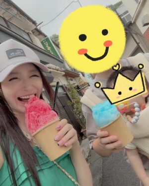 Yuu Tejima Instagram - ☀️

今年の夏☀️かき氷まだ食べてなかった！
って事でかき氷堪能🍧

まだ暑いからギリギリ夏🖐️😏

#家族旅行　#かき氷　#思い出　#今年の夏