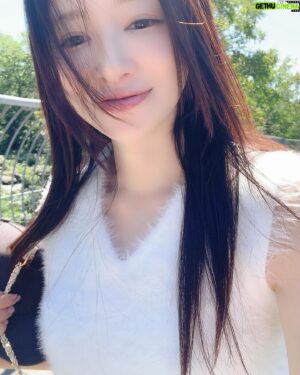 Yuu Tejima Instagram - 🌈

朝活最高な日☀️

アイコンにもした良い風なびき写真🍀

@apuweiser_official のふわもこトップスお気に入り❤︎

#朝活　#お散歩　#晴れ