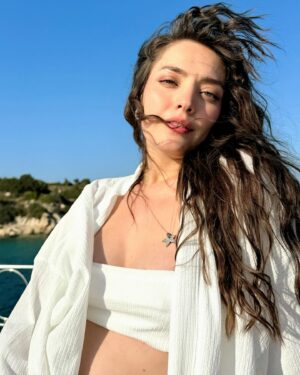 Zeynep Tuğçe Bayat Instagram - August göbüş check 😛🤍⛵️