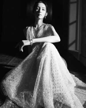 Zhou Ye Instagram - 金色的一天 #Dior @Dior