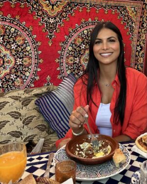 Zineb Obeid Instagram - ❤️ 🇲🇦100% 🇲🇦 ❤️ 
لي عجبوه  هاد تصاور  يقولي الحاجة لي عجباتو فيهم؟