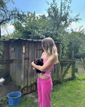 Zsá Zsá Inci Bürkle Instagram - Welches Huhn ist das Wilde?🐓🎀