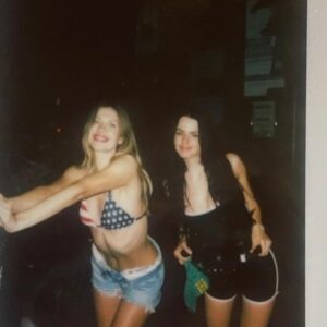 Zsá Zsá Inci Bürkle Instagram - unterwegs mit den girlys von nebenan 🎀📽️⭐️