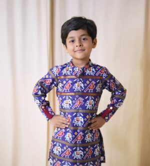 aazhiya sj Instagram - Flaunting with the diwali collections of @thestitches.in 

 @aazhiya_sj_official 

This Diwali grab the perfect style from @thestitches.in and make your celebrations a memorable one ❤️❤️❤️

#diwali #thestitches #aazhiya #akhilan #childartist #goat #goatkid #diwalicostume #dress #kiddress 
#elegantdresses