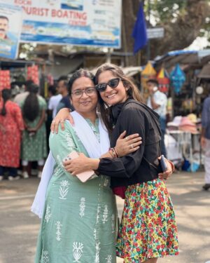 sree priya Instagram - Happiest birthday Amma ♥️😘 

Can’t imagine my life without you , it’s all bcoz of you for wat iam today .. thnx for always being strong by my side no matter what .. proud of you Amma 🫂 thnx for choosing me as ur daughter #Luckyme 🥰 i love you mommy jaan 🫶