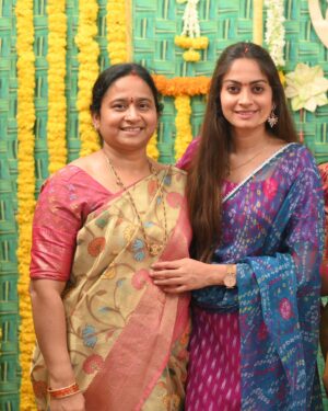 sree priya Instagram - Happiest birthday Amma ♥️😘 

Can’t imagine my life without you , it’s all bcoz of you for wat iam today .. thnx for always being strong by my side no matter what .. proud of you Amma 🫂 thnx for choosing me as ur daughter #Luckyme 🥰 i love you mommy jaan 🫶