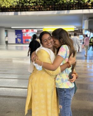 sree priya Instagram - Happiest birthday Amma ♥️😘 

Can’t imagine my life without you , it’s all bcoz of you for wat iam today .. thnx for always being strong by my side no matter what .. proud of you Amma 🫂 thnx for choosing me as ur daughter #Luckyme 🥰 i love you mommy jaan 🫶