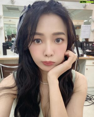 Pei-Pei Ho Instagram - 來囉！來囉！
9/14星期六晚上十點
週末你們忙什麼？！
要記得來看我喔！😳
#華視 @geniusgogogo #天才衝衝衝 
#何蓓蓓 #ootd #wiwt #instadaily #instaphoto #週末