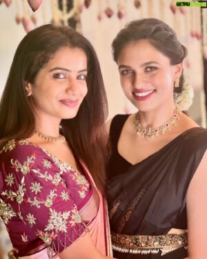 VJ Akshaya Instagram - Aswath ❤️ Kanmani Kalyanam 

Pc : @mirchi_dq @karthi.actor @vimal_skyfish 
Hip belt : @tamohara_house_of_designs 
Hairstyle by : @sujitha_mua 

#vjakshaya #aswathinkanmani #wedding