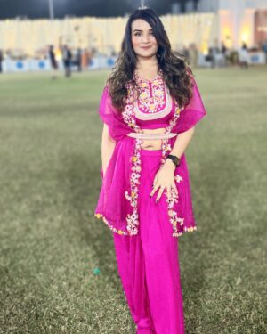 Aadita Jain Instagram - A girl in pink who is ready to make it all sparked✨💖