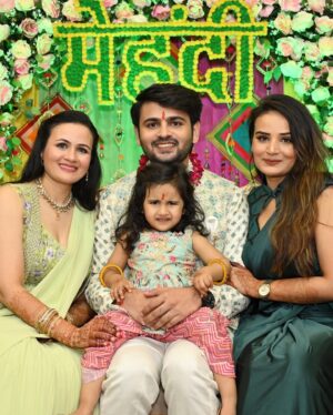 Aadita Jain Instagram - Day 2 - Bhai ki Mehndi (Part2)
#mehndi #mehndikiraat #family #kunalkimehandi #aachalmerenaal #foryou #foryoupage #fyp #explorar #explorepage