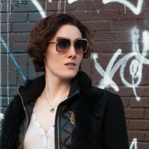 Abigail Thorn Instagram - This gorgeous candid winter portrait of me was shot by @sofiabuffgf in New York City! Not content with being an incredible model, she’s also an incredible photographer too! 🤩