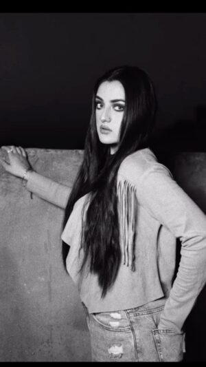 Aisha Yusuf Instagram - I dunno why but imma too obsessed w black & white 
R u too ?
.
.
.
.
.
.
.
#reelsvideo #reelitfeelit #reelkarofeelkaro #reelsviral #reelsinsta #instagood #instafashion #instamood #instalike #instalove #explore #explorepage #viralpost