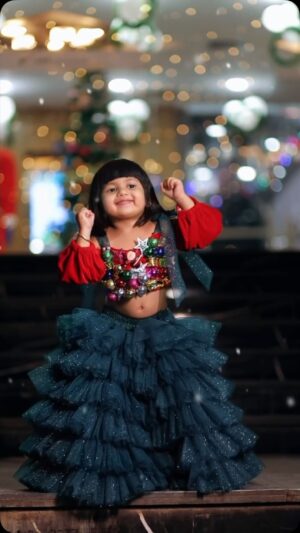 Alaknanda Nandhootty Instagram - 🎄🎄🎄🎄🎄🎄🎄🎄
📸 @firma_by_reshma 
👗 @magic_stoff