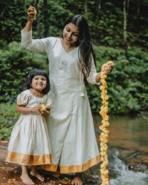 Alaknanda Nandhootty Instagram - 🌼🌼🌼🌼🌼🌼
👗 @peach_couture_ 
📸 @anandhu_anilll
