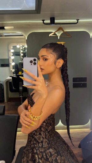 Alaviaa Jaaferi Instagram - fyi I had a headache for 5 hrs because of this braid