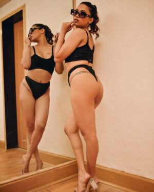 Alendra Bill Instagram - 🍑💋