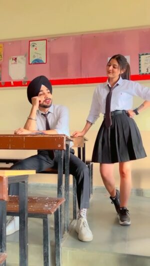 Aman Ramgarhia Instagram - Kine kine 12th krli….? 
#_sahil_babbar_ #amanramgarhia🕊 #trending #reels #viral #schoollife