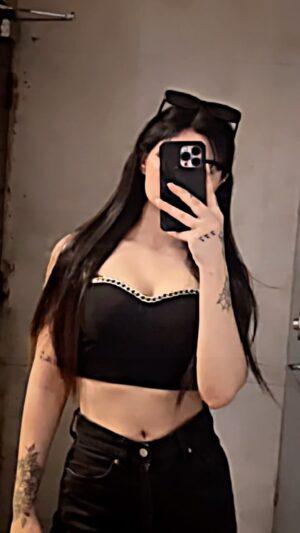 Aman Ramgarhia Instagram - Age 18 to plus hoii a🐈‍⬛ #amanramgarhia🕊