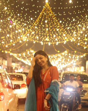 Ambika Vani Instagram - शुभ दीपावली ✨

Beautifully clicked by - @lightchazer