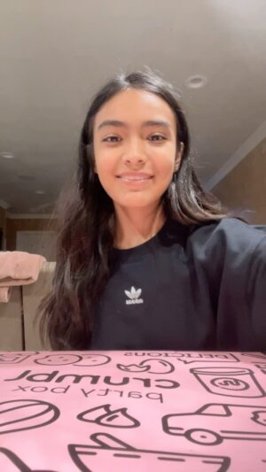 Angelee Vera Instagram - Late birthday post! Thank you very much @dharmannstudios ! @dhar.mann #dharmannstudios #dharmann #birthdaygirl #crumblcookies @crumblcookies #birthdaycookies #thankyousomuch❤️ @verasgeneralbuilding