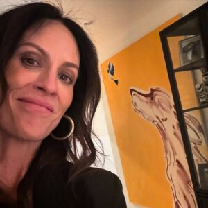 Annabeth Gish Instagram - Saffron Lucy. We are so happy to have this piece in our home. Thank you for your art @jake.genovesi & thank you to @galleryatbowiehouse for introducing us. @donutshoppeproductions