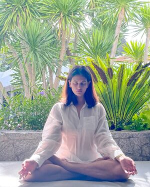 Arunima Dutta Instagram - “Look at your body.
Look at those arms that have held people they love. Look at those eyes that have seen oceans and mountains and big green trees. Look at those legs that have carried you through your longest journeys. Look at your feet that have held you up on your hardest days. Look at your smile that has grinned a million times at the moments that have brought you joy. Look at your body…not for the curves or textures, but for the moments this body has given you. 
Look at your body. Now what do you see?” 

🖊️ Lexy Florentina Borja

#loveyourself #honouryourself