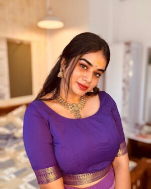 Athirarudhra Instagram - Outfit ❤️ @ar_handlooms_kuthampully 
Jwelary ❤️ @sona_bridal_rental_jewels_