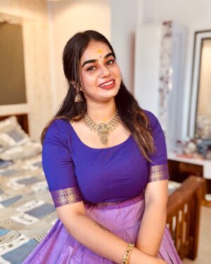 Athirarudhra Instagram - Outfit ❤️ @ar_handlooms_kuthampully 
Jwelary ❤️ @sona_bridal_rental_jewels_