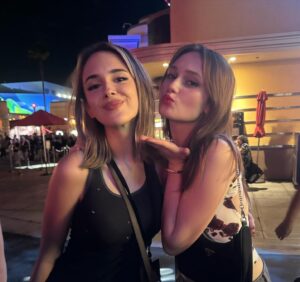 Audrey Grace Marshall Instagram - HHN OPENING NIGHT!!! thank you universal for the most terrifying night of our lives 🥰

(last clip is me and olivia falling on the floor of one of the mazes 🫶)

@unistudios @horrornights #hhn
