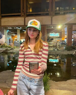 Audrey Grace Marshall Instagram - arkansas   memphis   la 
🪵🍁🍂🦔🧶🧣🤎