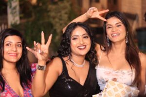 Ayushi Bhowmick Instagram - Special day🌸🎂♥️#ʜᴀᴘᴘʏʙɪʀᴛʜᴅᴀʏᴛᴏᴍᴇ #birthdaygirl #party #partyallnight#GangBang #lovelyday❤️