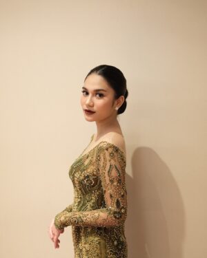 Azizah Salsha Instagram - 💚🖤 #amomentThorecAll
