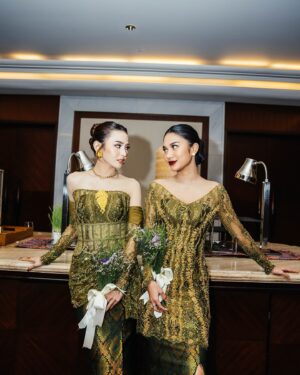 Azizah Salsha Instagram - 💚🖤 #amomentThorecAll