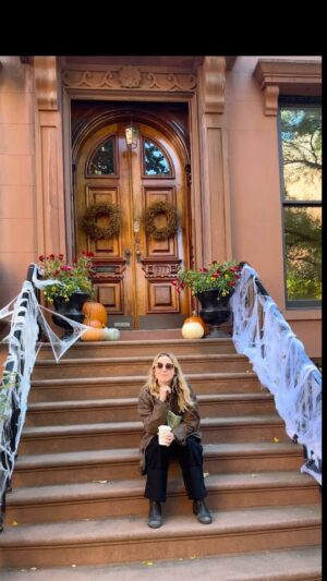 Beth Riesgraf Instagram - 🍁🎃🍂 🍎#halloween #fall #nyc #autumn